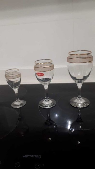 Продам красивый набор бокалов и рюмок