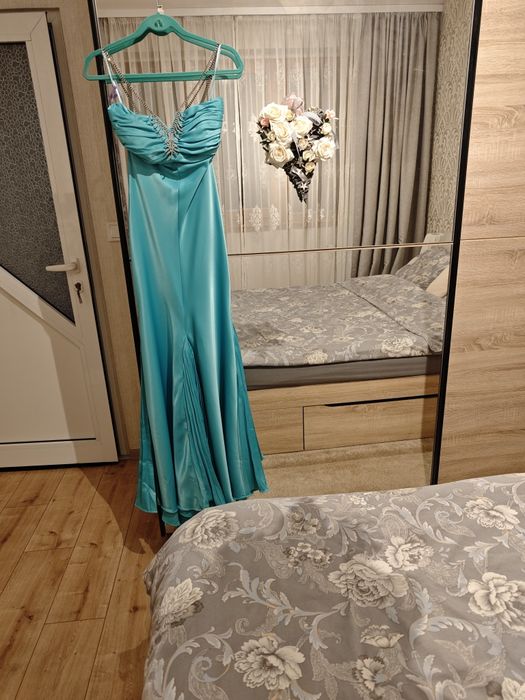 Официална сатенена рокля от бутик La sposa