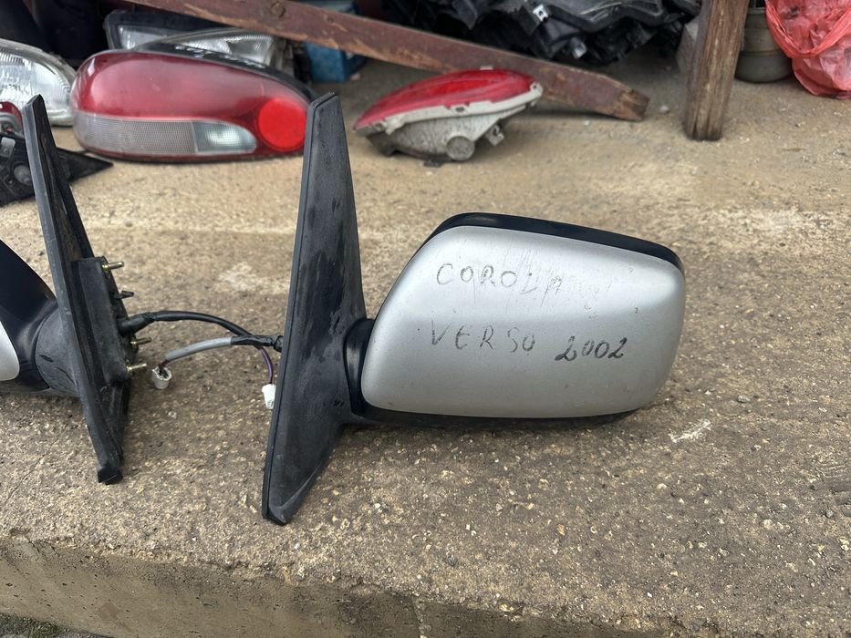 Огледало/Огледала за Тойота Корола Версо 2001-2004г.