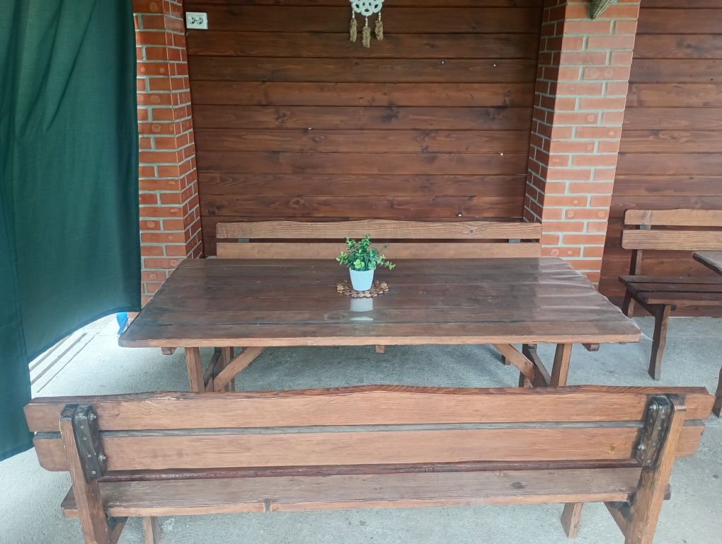 Mese și bănci pentru terasă