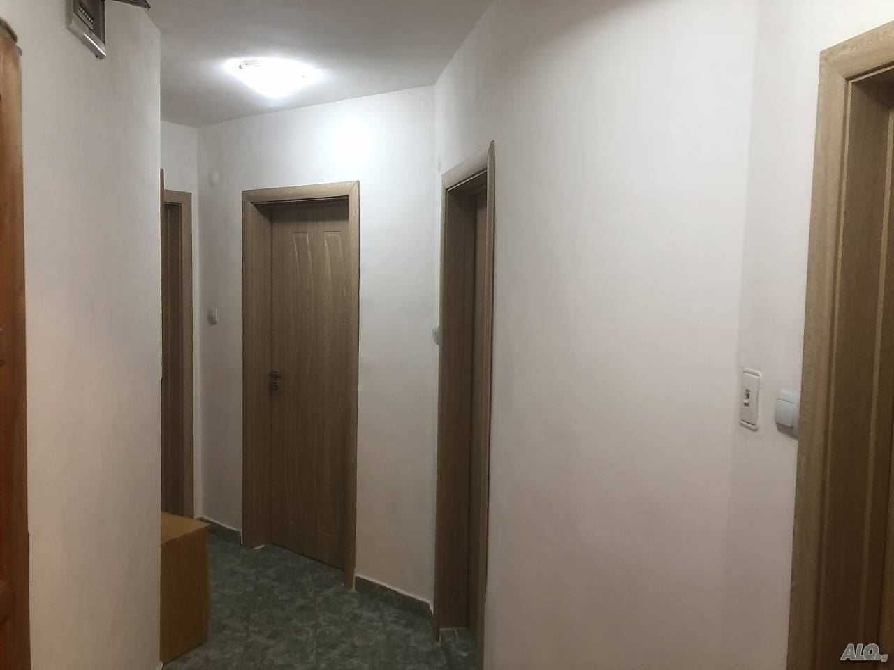 Дава се под наем Тристаен апартамент в София, Мусагеница - 106 кв.м за 494.7 € - Снимка #2