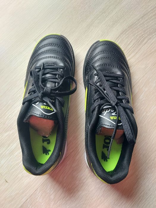 Футболни обувки,32 номер -60лв.