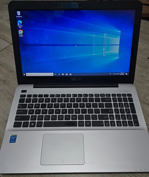 Laptop Asus i5 procesor