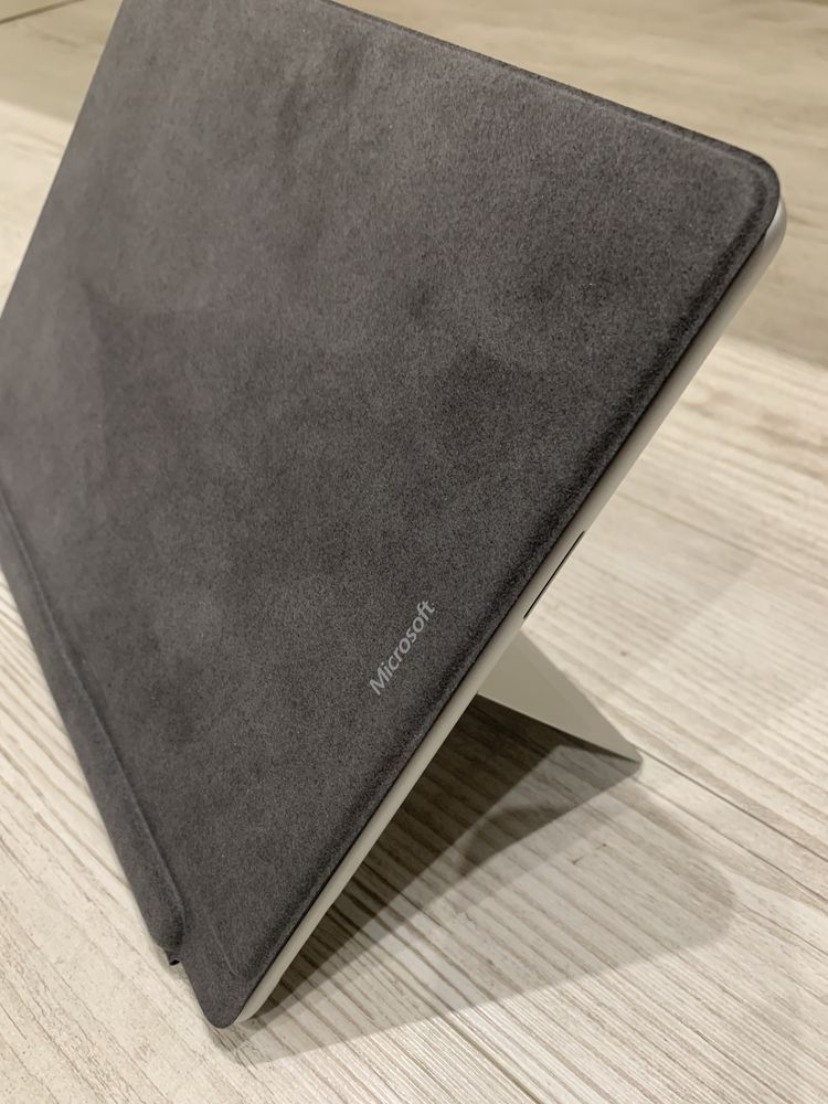 Новый Surface Pro 9 16GB/1TB + клавиатура + стилус