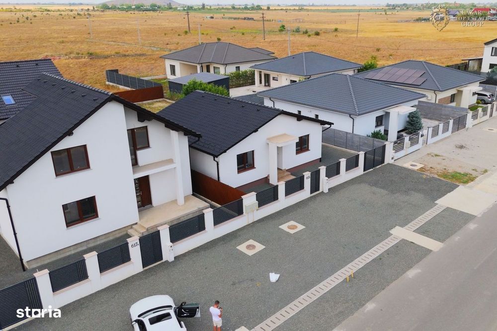 Casă 3 camere de vânzare in Livada