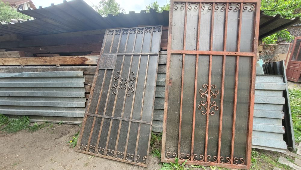 Vand Porti si usi pentru curte