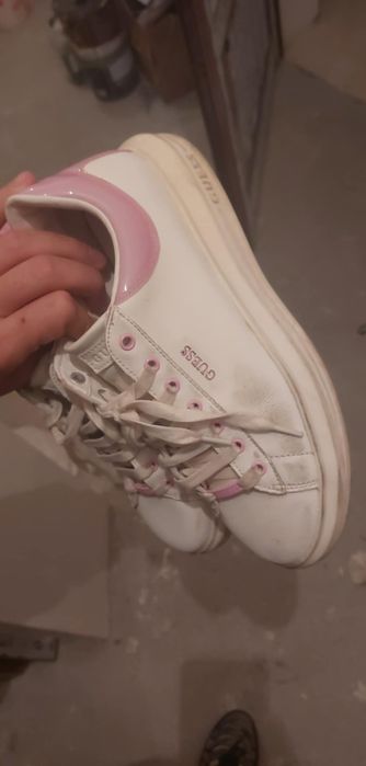 Оригинални кецове Guess
