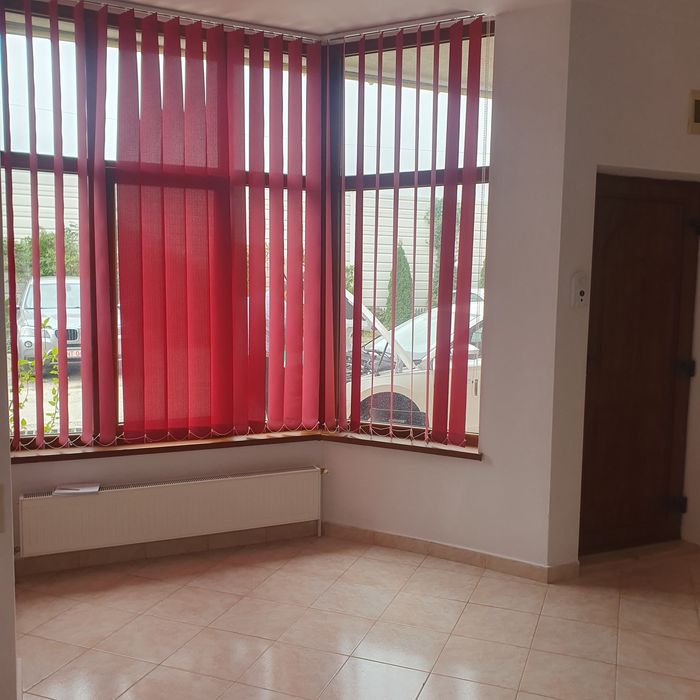 Birou, apartament cu o cameră
