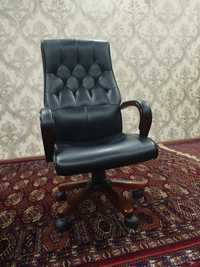 Уфисной кресло сотилади