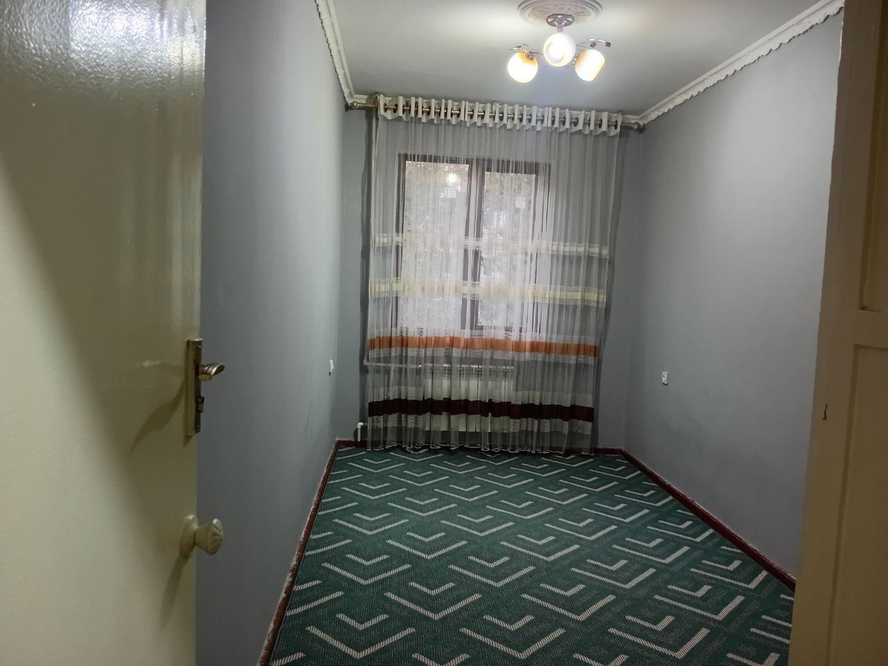 Чилонзор. Метро енида. Кизларга.   Жой бор. 800мингдан.