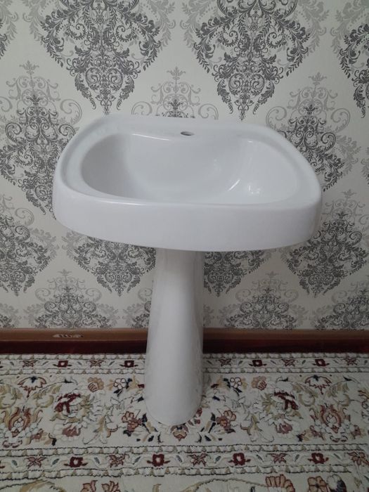 Новая раковина для ванны.