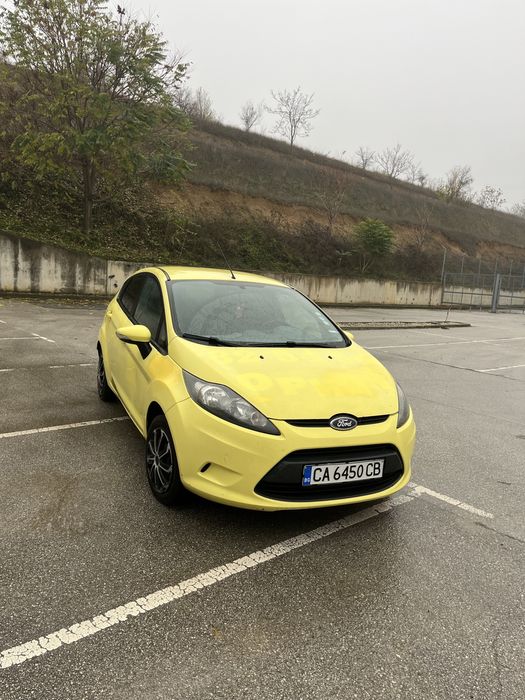 Продавам Ford Fiesta