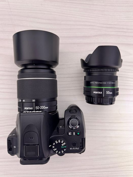 PENTAX K-70 KIT CU OBIECTIVE: f/1.8,50mm Și f/4,50-200mm