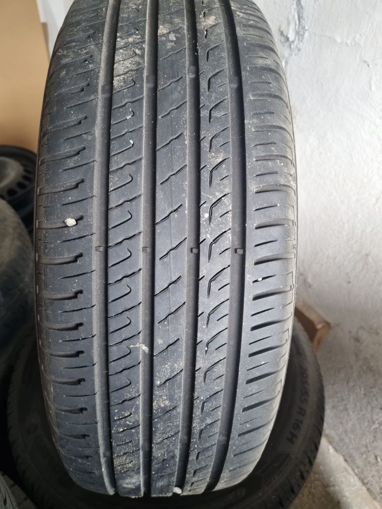 4 cauciucuri de vara 205 55 16 cu jante de aliaj de volvo 5x108