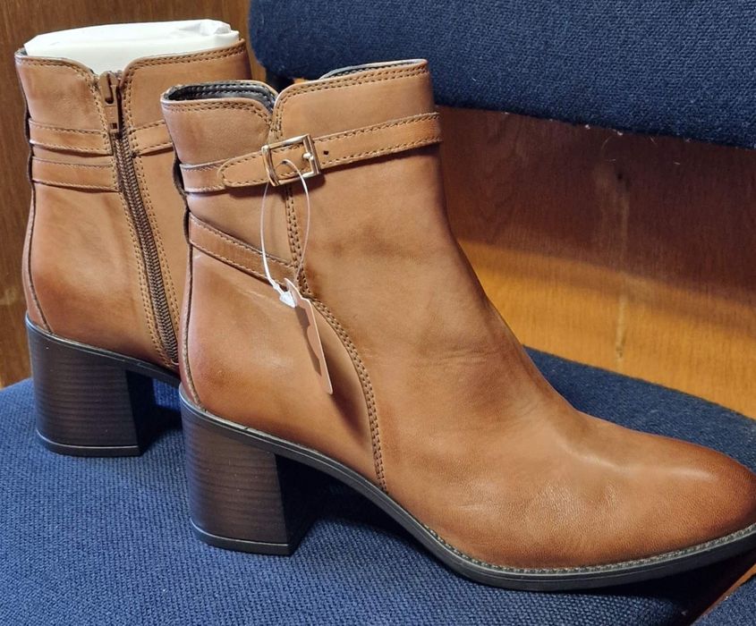 Дамски обувки с дебел ток