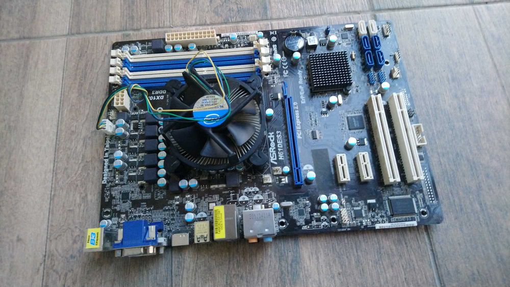 Placa de baza Asrock cu procesor i5 4 locuri ram