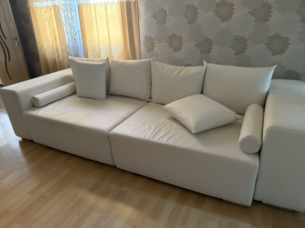 Canapea alba vanzare