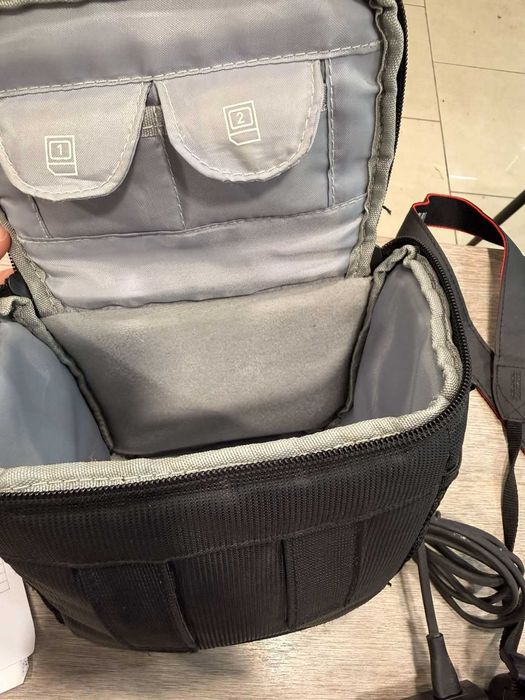 Canon EOS 250D + обектив EF-S 18–55mm