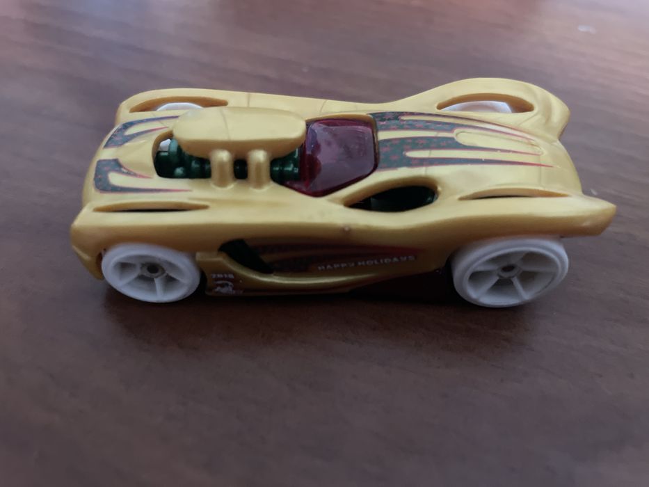Машинка Hot wheels