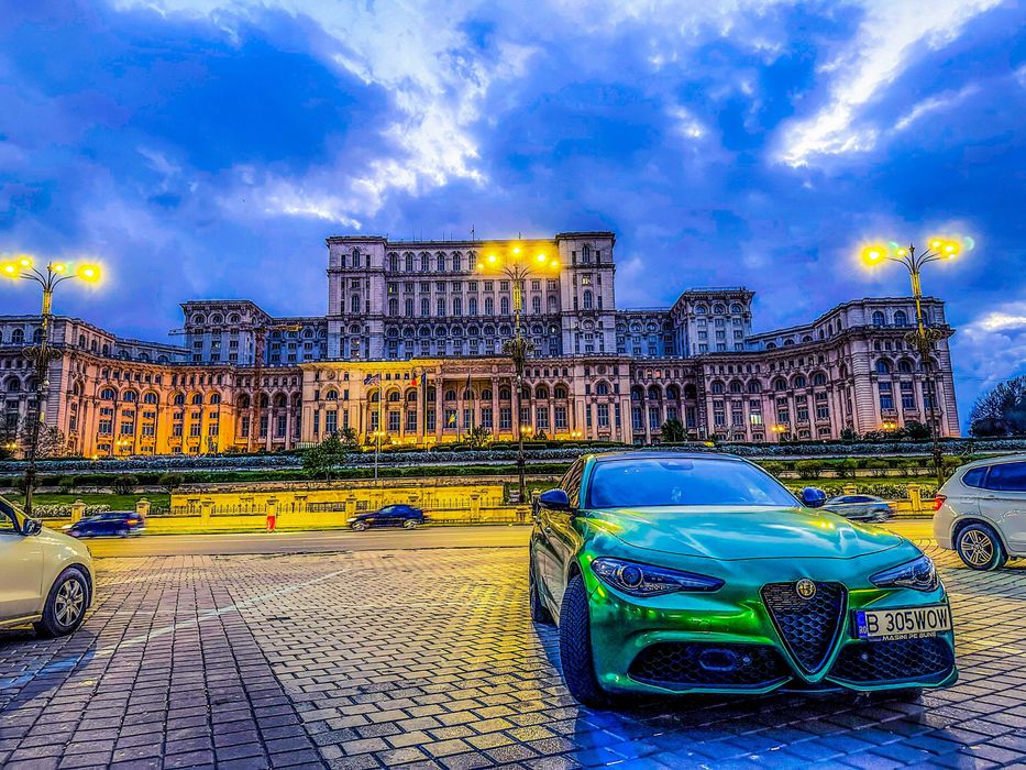Alfa Romeo Giulia Estrema 2.0 280cp, Carbon, H&K, Panoramic, Alcantara