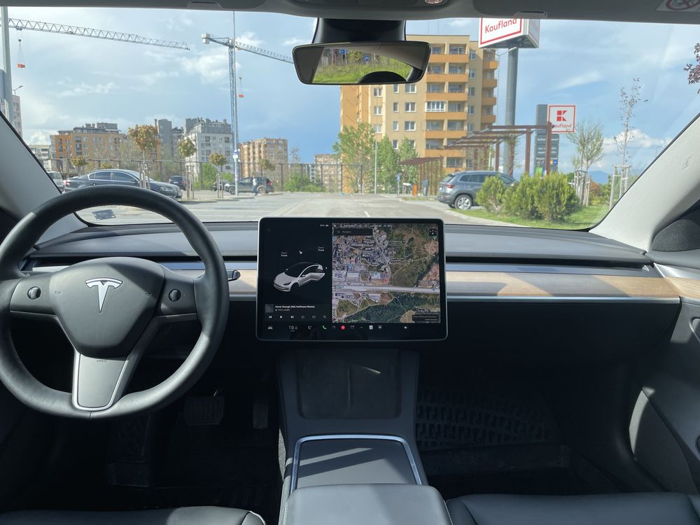 Кола под наем / бал, сватба или събитие - Tesla Model 3