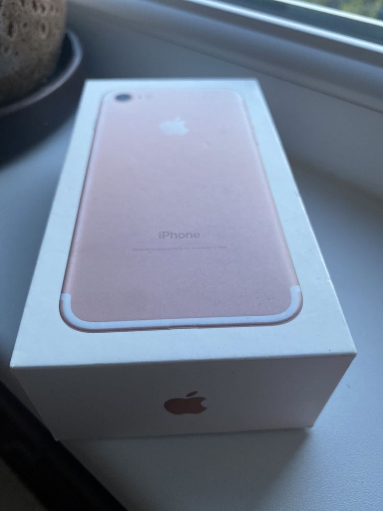 Iphone 7 32 gb stare foarte buna, roz