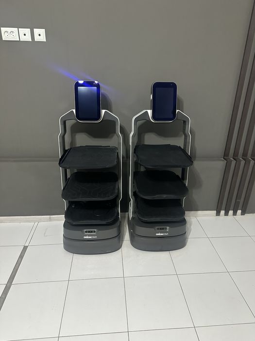 Робот официант для магазинов и ресторанов