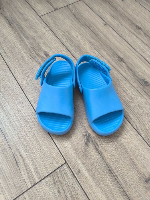 Sandale tip slapi mărimea 26  Zara