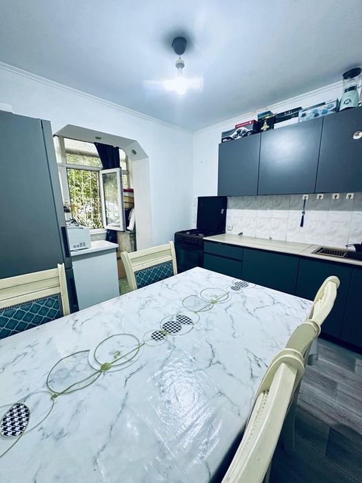 Продаётся 2 комн 6мкрне 16,5млн