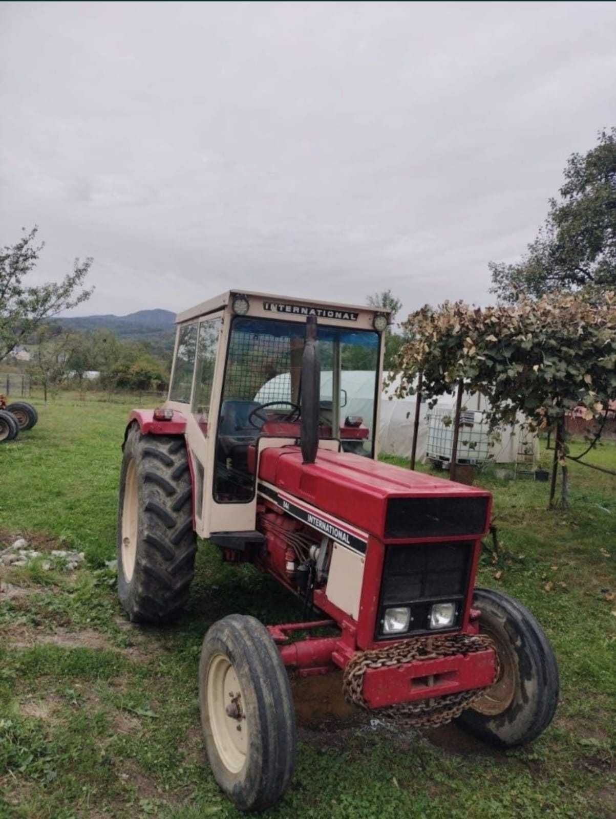 Tractor International 844 SB