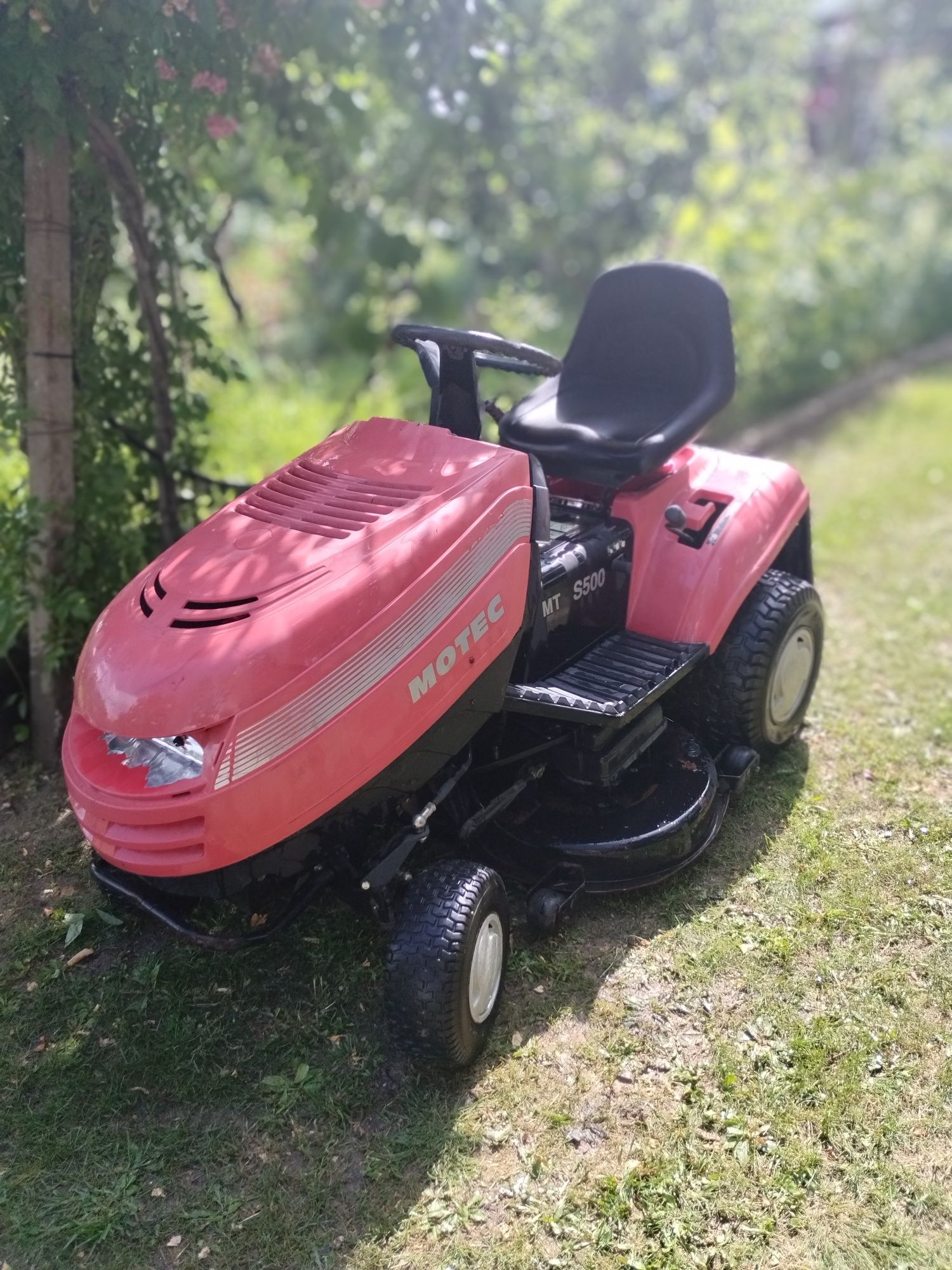 Tractoras de tuns iarba adus din Germania motor 15.5 cp