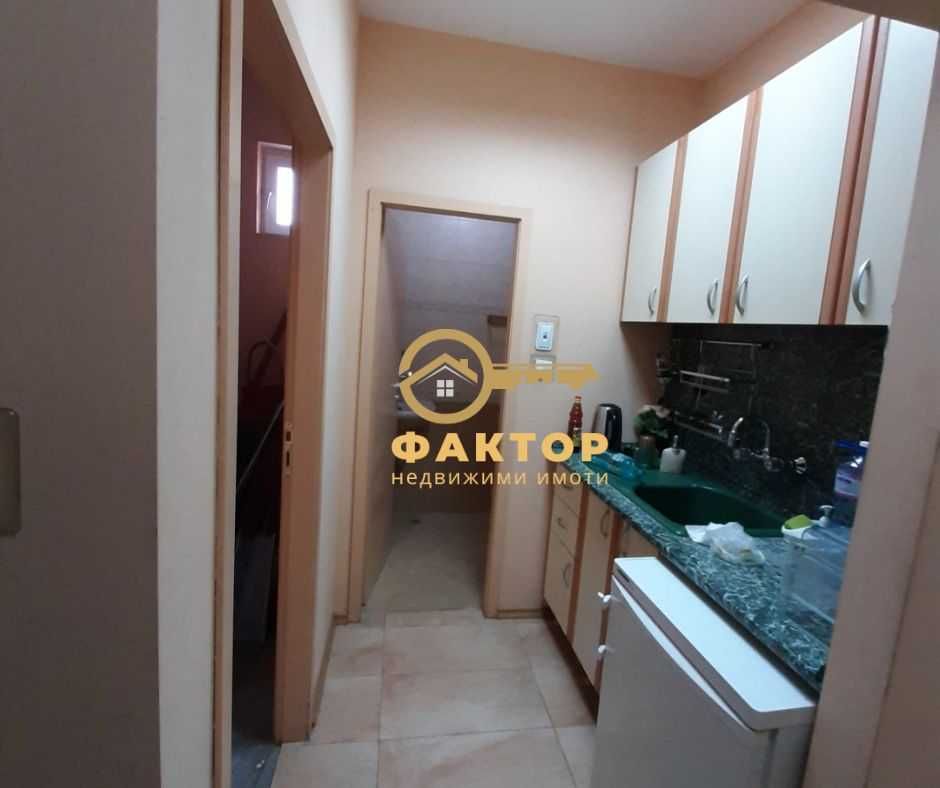Продава се Тристаен апартамент в Пловдив, Тракия - 139 кв.м за 559 €/кв.м - Снимка #3