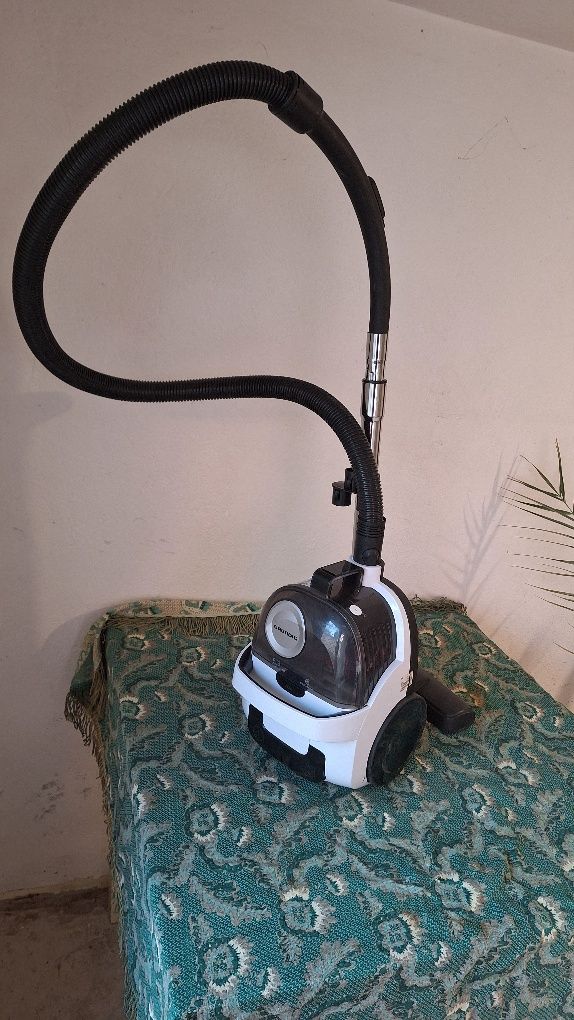 Прахосмукачка  GRUNDIG