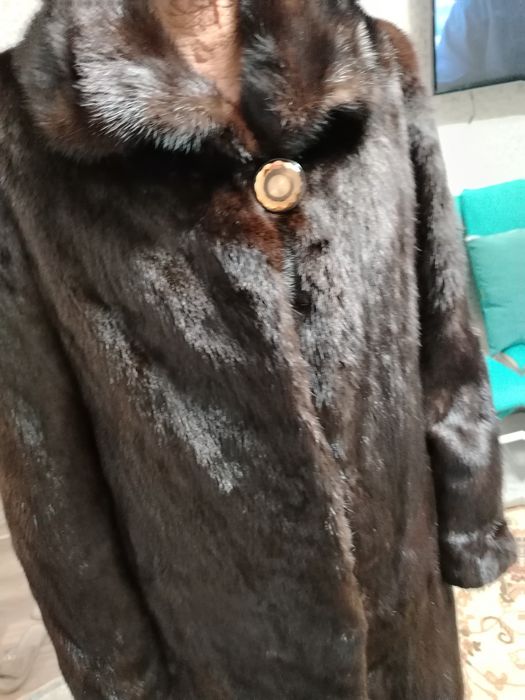 Продам норковую шубу 48-52р