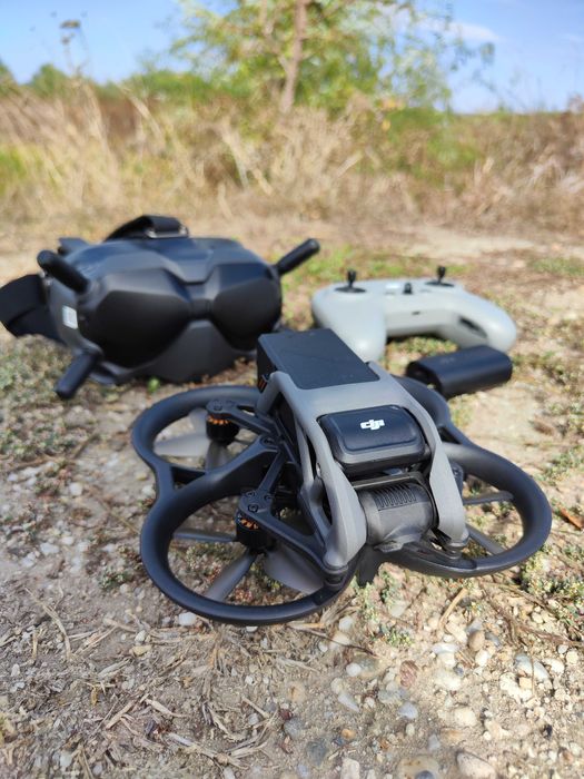 DJI Avata cu 3 baterii