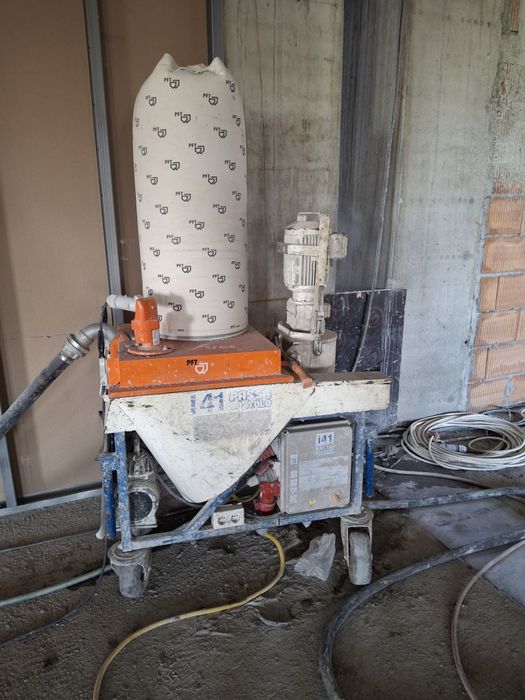 Închirieri Pompe de Tencuiala si Generatoare