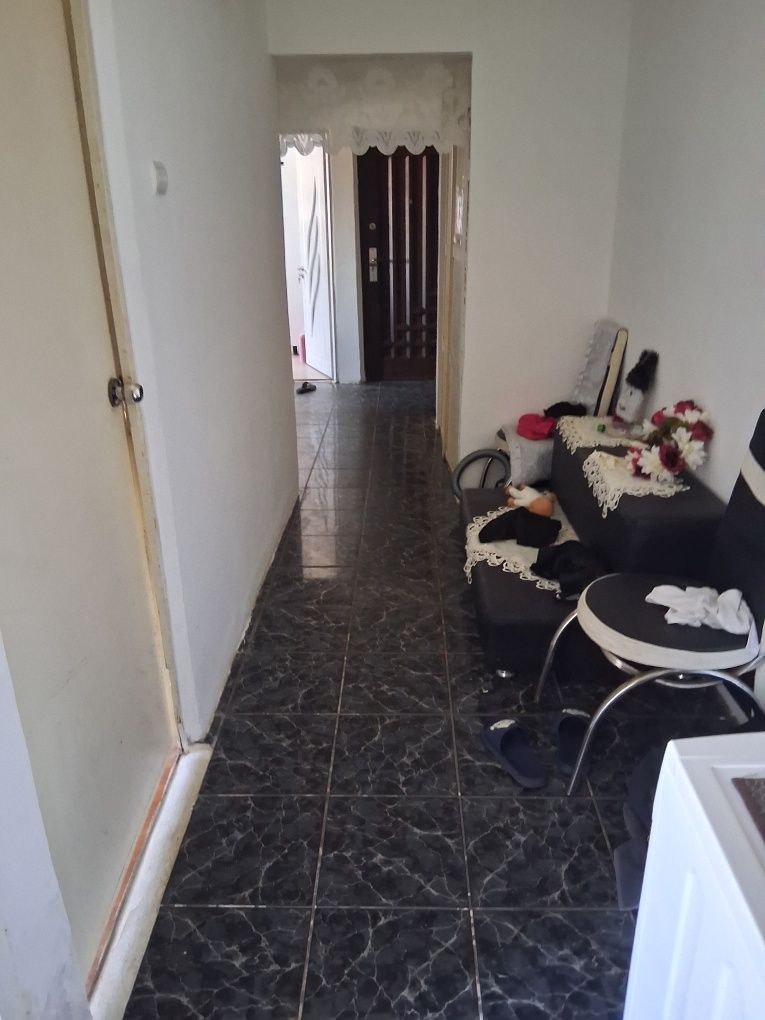 Vând apartament  comuna I.L.Caragiale sat Mija