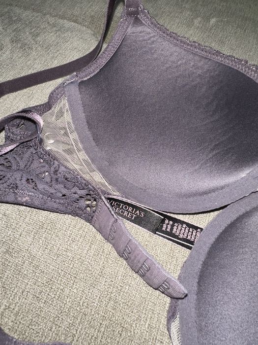 Сутиен на Victoria’s Secret