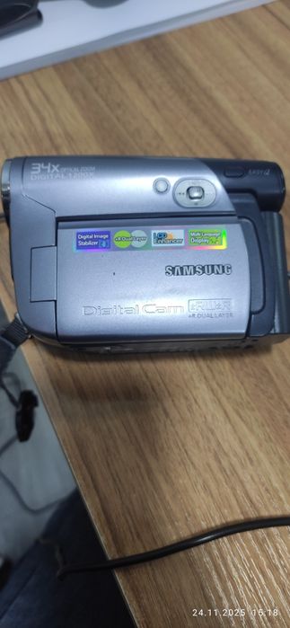 Продаю видеокамеру самсунг и пленечний фотоаппарат самсунг