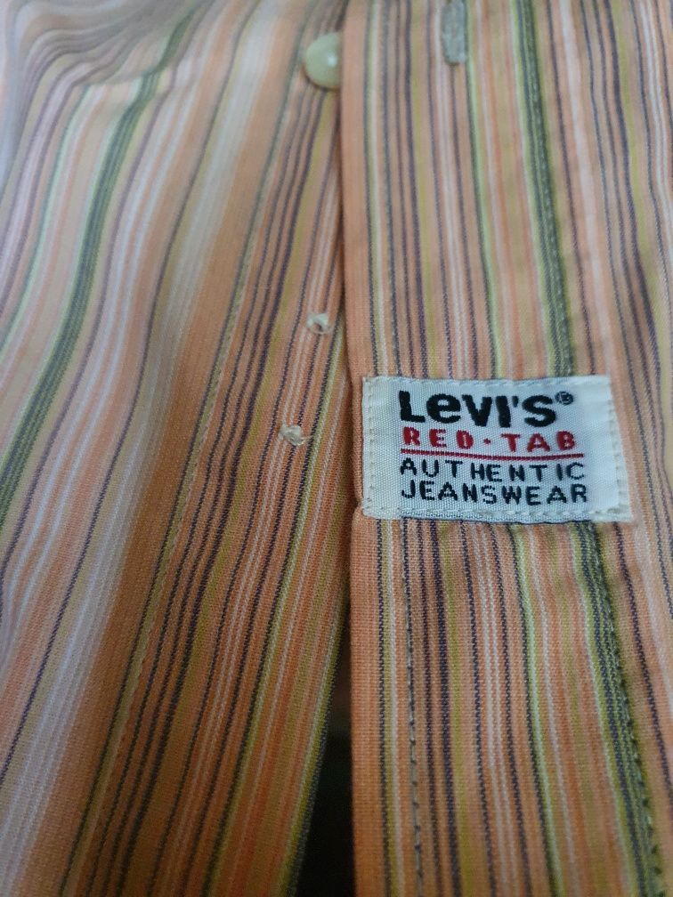 Продам рубашку Levi's