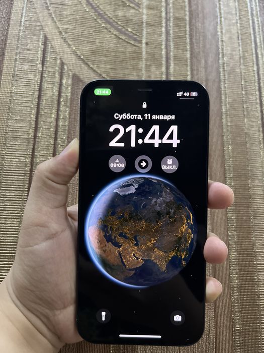 Продам Айфон 12 128