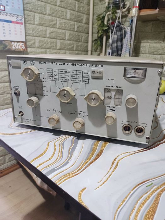 Измерительный прибор для радиодеталей