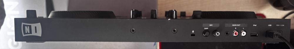 Traktor Kontrol S2 MK3 DJ controller - stare foarte bună.