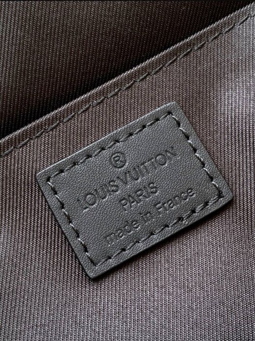 Bag LOUIS VUITTON  M12519  M47060 Montsouris Messenger PM