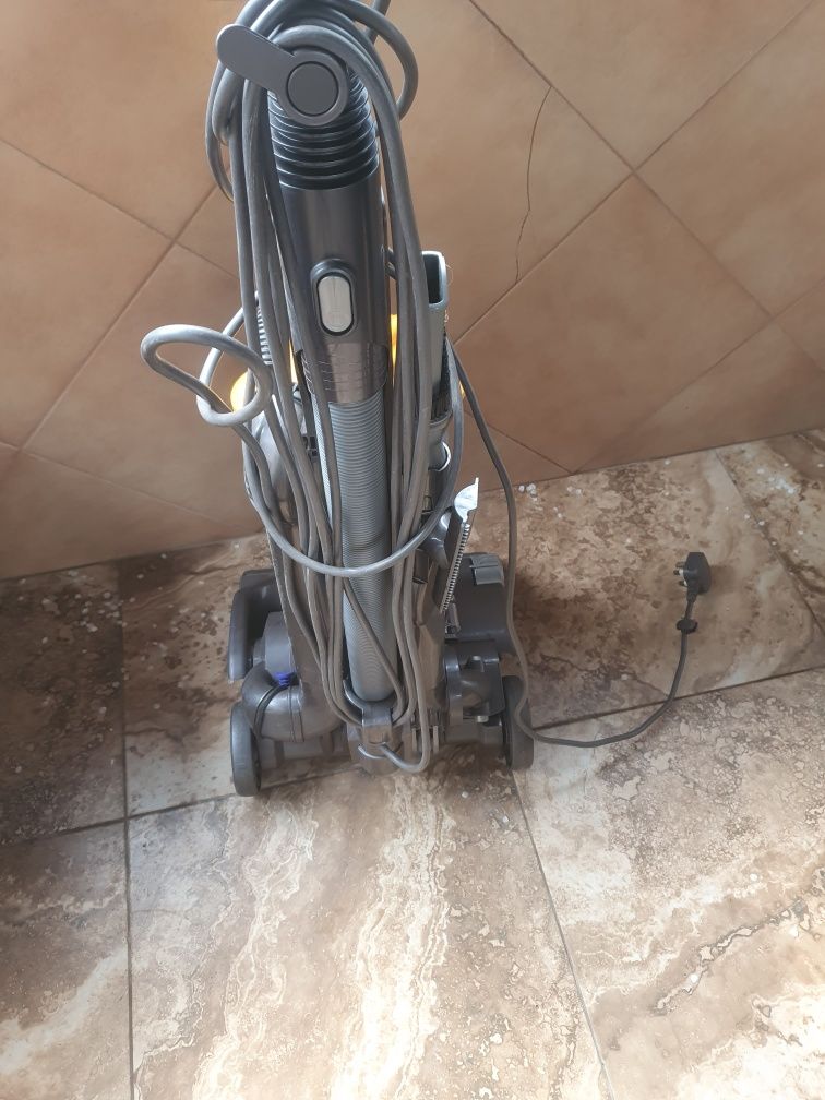 Aspirator dyson DC 33