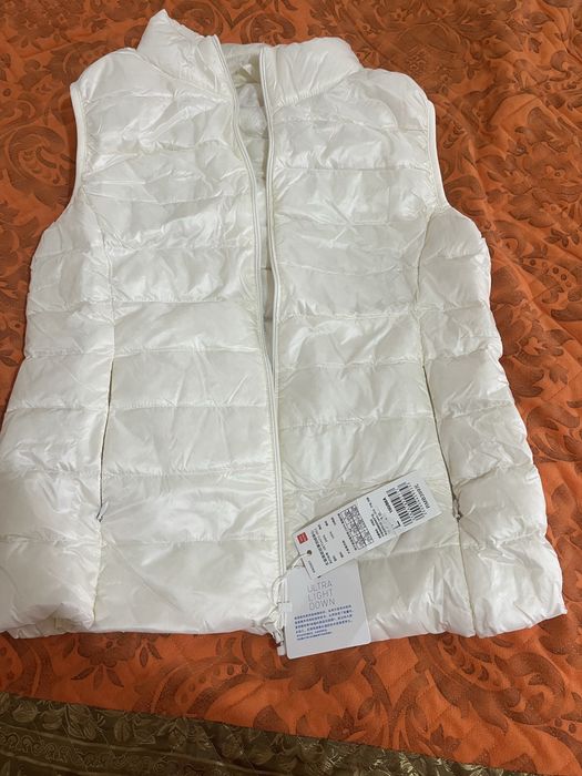 Жилетка цвета айвори+шапка бини серая