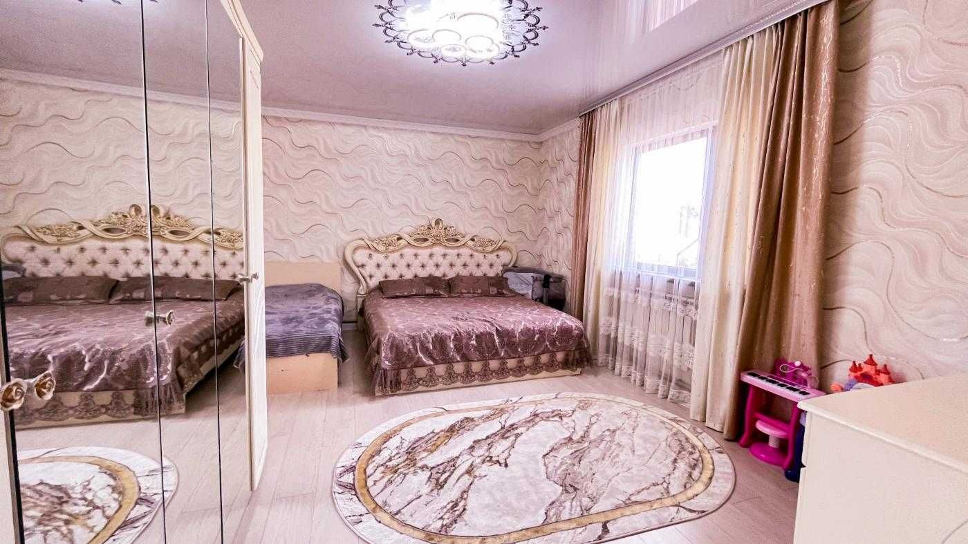 Продам дом в центре города Константин