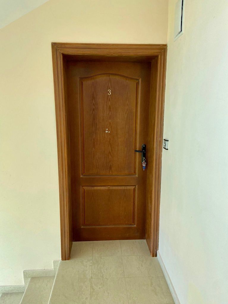 Продава се Тристаен апартамент в Казанлък - 84 кв.м за 1032 €/кв.м - Снимка #2