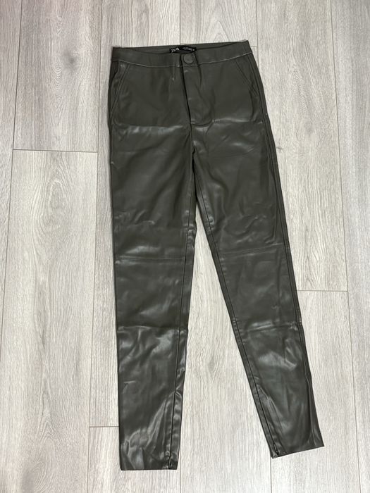 Pantaloni de piele Zara mar S