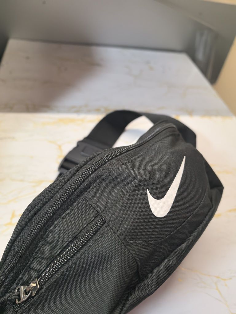 Nike чанта тип банан